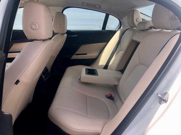 Jaguar XE, 2016 г.