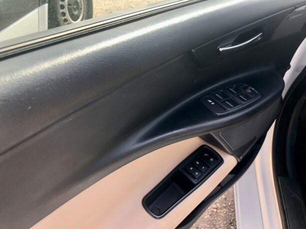 Jaguar XE, 2016 г.