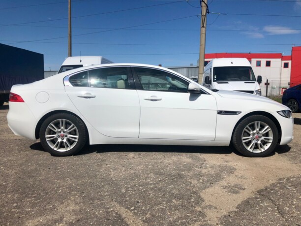 Jaguar XE, 2016 г.
