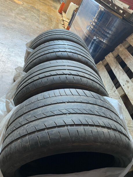 Легковые шины Dunlop Sport Maxx GT 275/40 R20 2 шт.