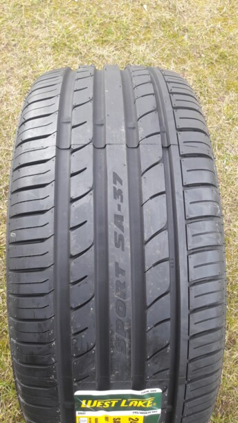 Легковые шины Goodride SA37 255/45 R19 4 шт.