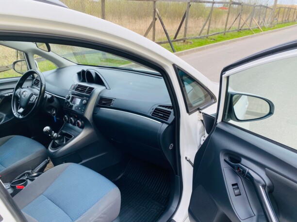 Toyota Verso I · Рестайлинг, 7 мест, 2016 г.