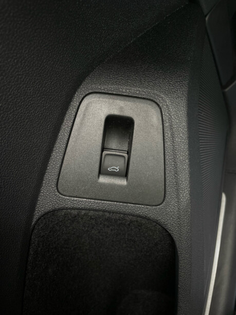 Volkswagen Tiguan II· Рестайлинг, 2021 г.