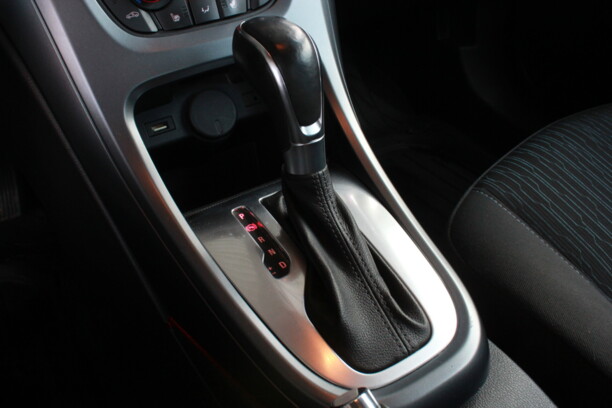 Opel Astra J, 2012 г.