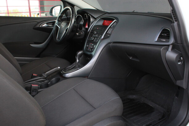 Opel Astra J, 2012 г.