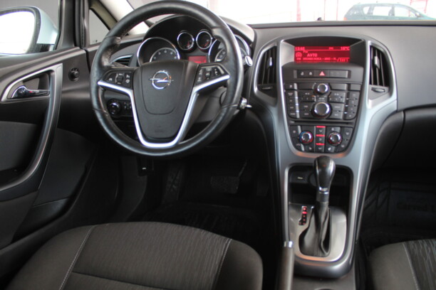 Opel Astra J, 2012 г.