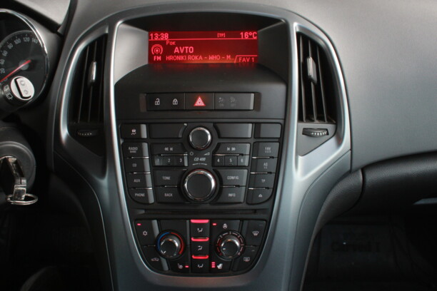 Opel Astra J, 2012 г.