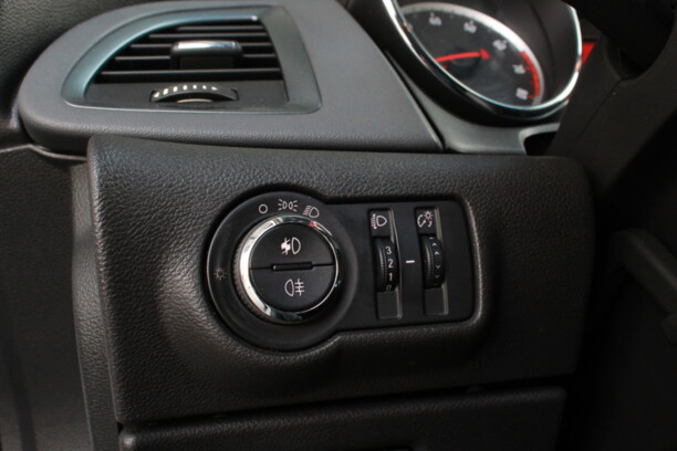 Opel Astra J, 2012 г.