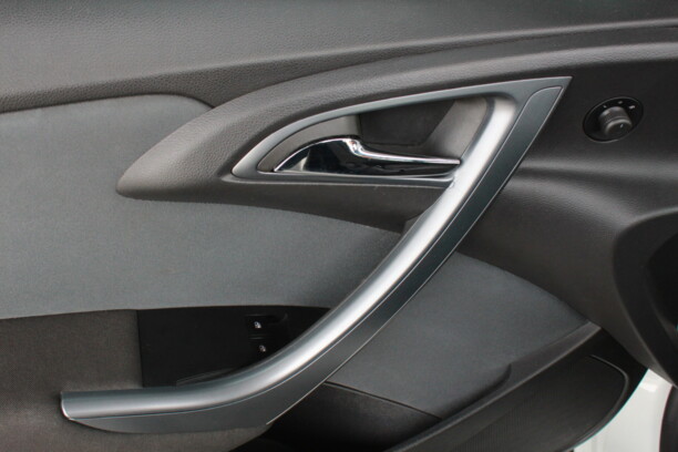 Opel Astra J, 2012 г.