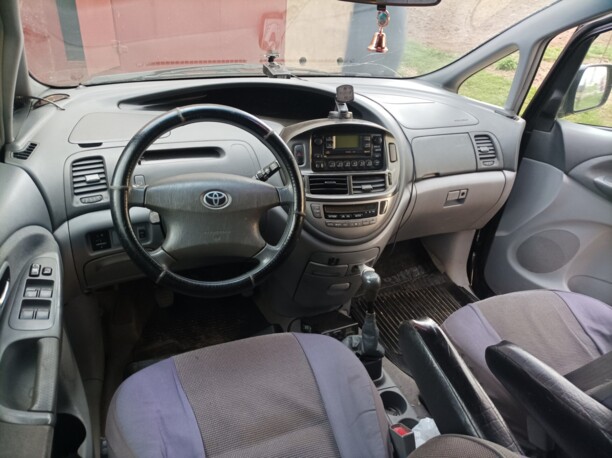 Toyota Previa II (XR30, XR40), 7 мест, 2001 г.