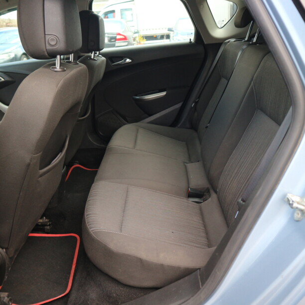 Opel Astra J, 2011 г.