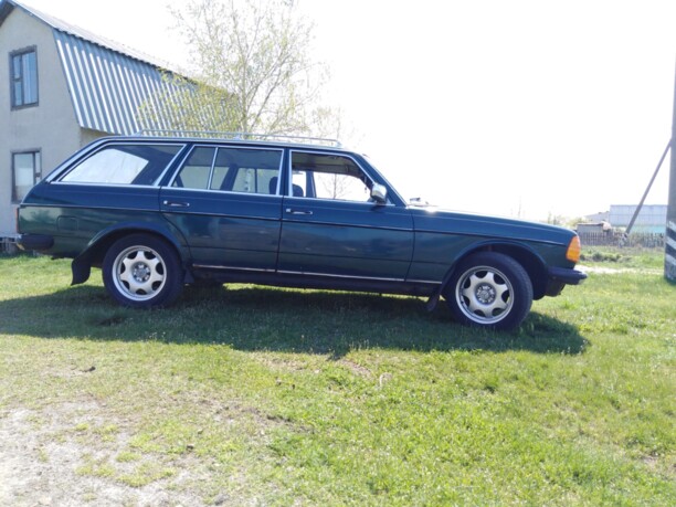 Mercedes-Benz E-Класс W123, 1981 г.