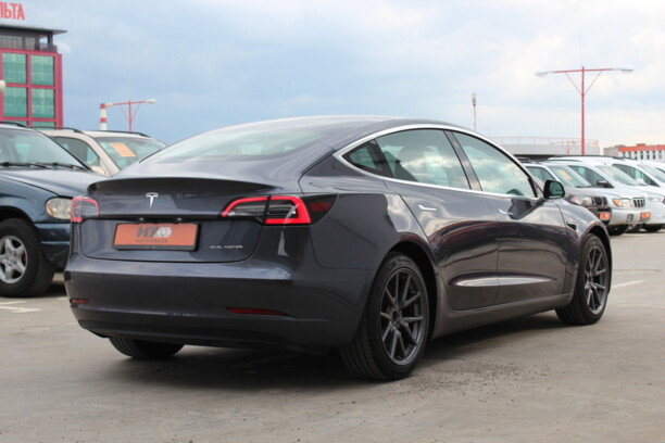 Tesla Model 3, 2019 г.