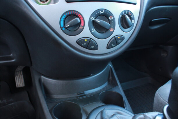 Ford Focus I · Рестайлинг, 2001 г.