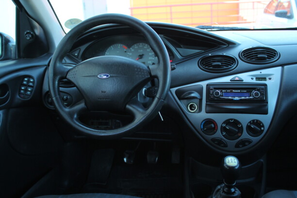 Ford Focus I · Рестайлинг, 2001 г.