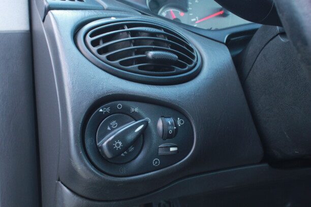 Ford Focus I · Рестайлинг, 2001 г.