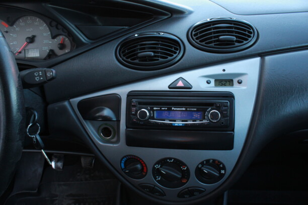 Ford Focus I · Рестайлинг, 2001 г.