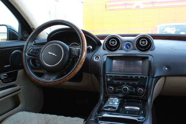 Jaguar XJ X351, 2010 г.