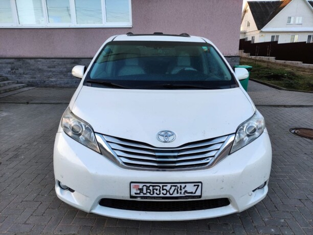 Toyota Sienna III (XL30), 7 мест, 2013 г.