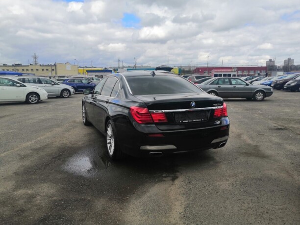BMW 7 серия F02 (Long), 2011 г.
