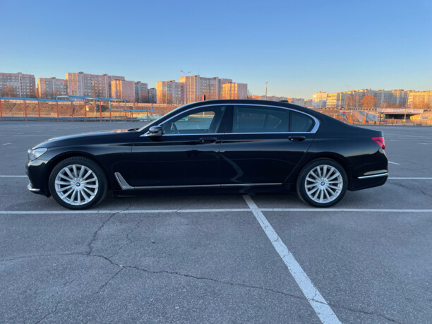 BMW 7 серия G12 (Long), 2016 г.