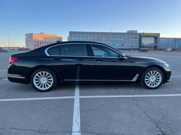BMW 7 серия G12 (Long), 2016 г.