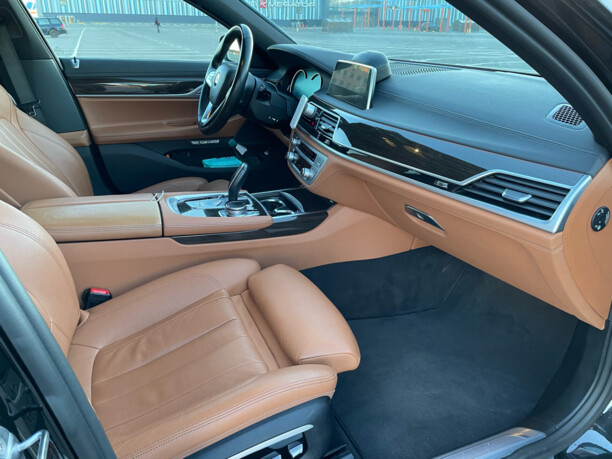 BMW 7 серия G12 (Long), 2016 г.