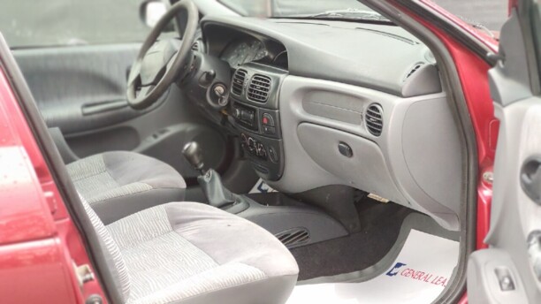 Renault Megane I · Рестайлинг, 2001 г.