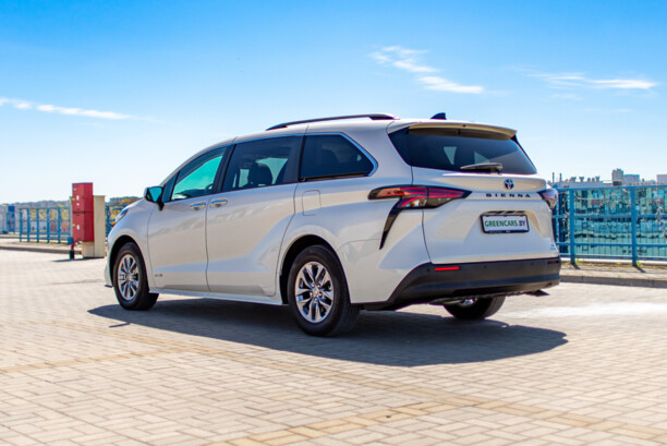 Toyota Sienna III (XL30), 7 мест, 2020 г.