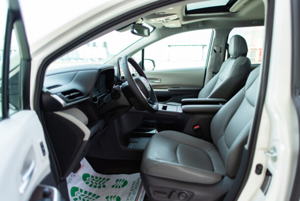 Toyota Sienna III (XL30), 7 мест, 2020 г.