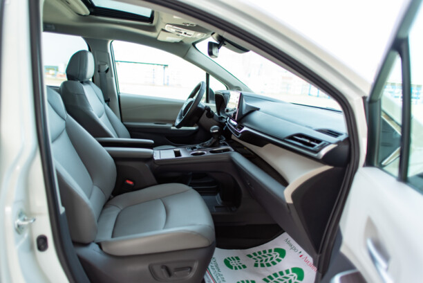 Toyota Sienna III (XL30), 7 мест, 2020 г.