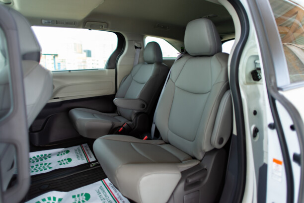 Toyota Sienna III (XL30), 7 мест, 2020 г.