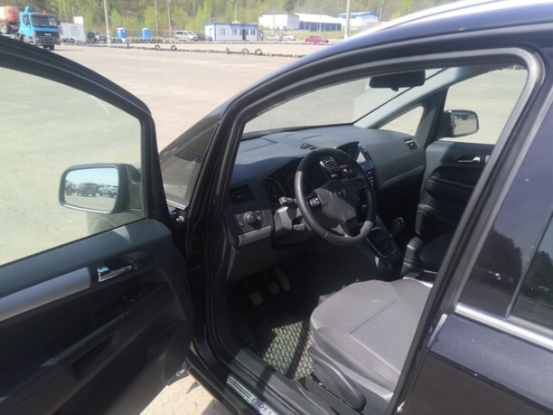 Opel Zafira B · Рестайлинг, 7 мест, 2010 г.