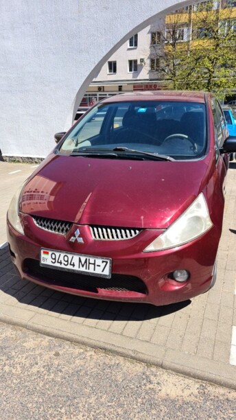 Mitsubishi Grandis, 7 мест, 2004 г.