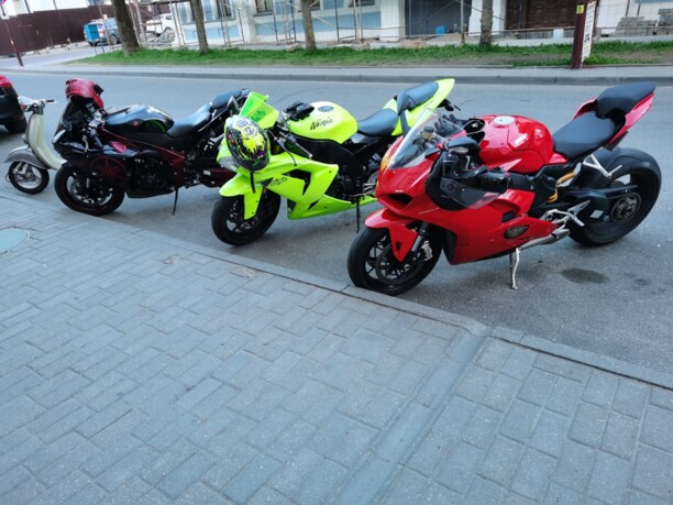 Kawasaki ZXR Kawasaki ninja ZX10R, 2005 г.