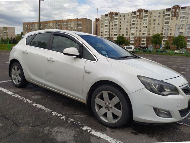Opel Astra J, 2010 г.