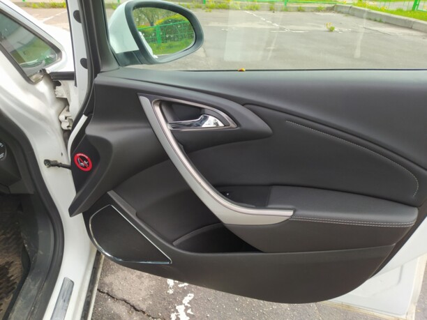 Opel Astra J, 2010 г.