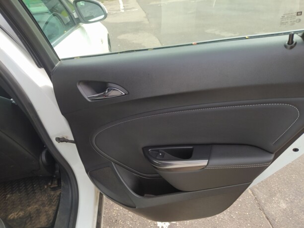 Opel Astra J, 2010 г.