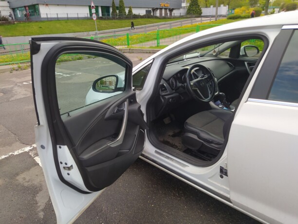 Opel Astra J, 2010 г.
