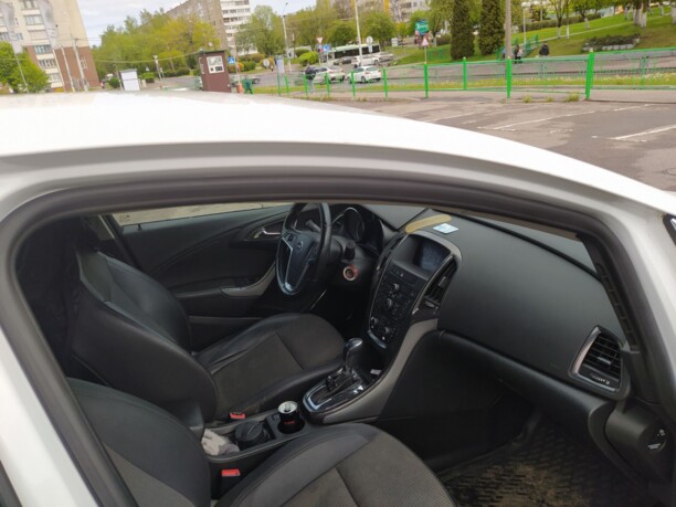 Opel Astra J, 2010 г.