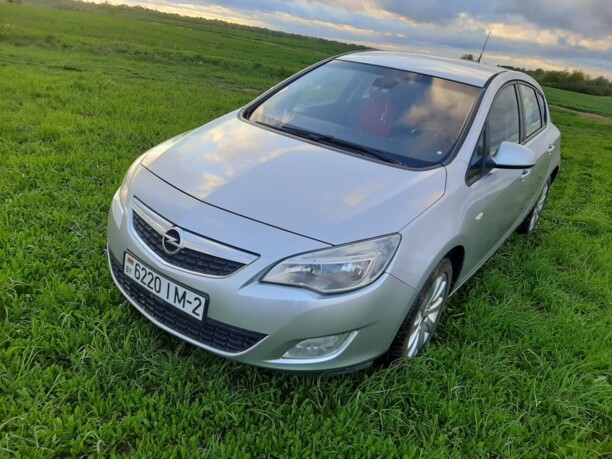 Opel Astra J, 2010 г.