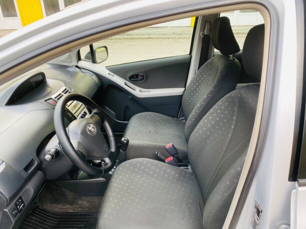 Toyota Yaris II (XP9), 2008 г.