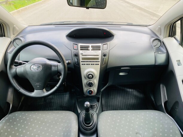 Toyota Yaris II (XP9), 2008 г.