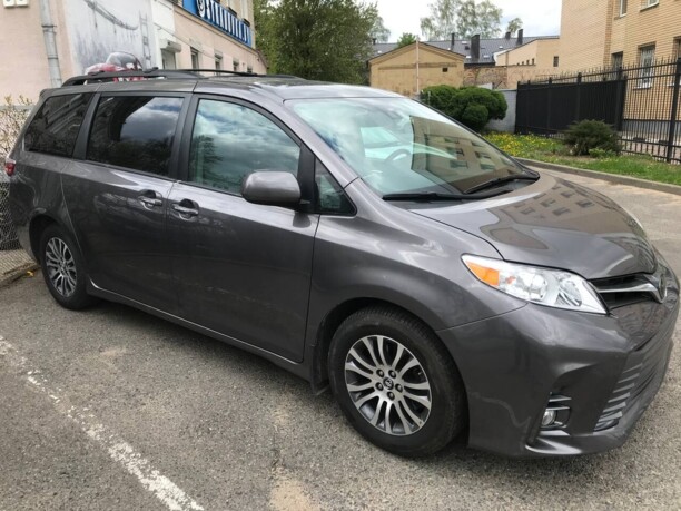 Toyota Sienna III (XL30), 7 мест, 2018 г.