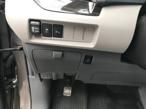 Toyota Sienna III (XL30), 7 мест, 2018 г.