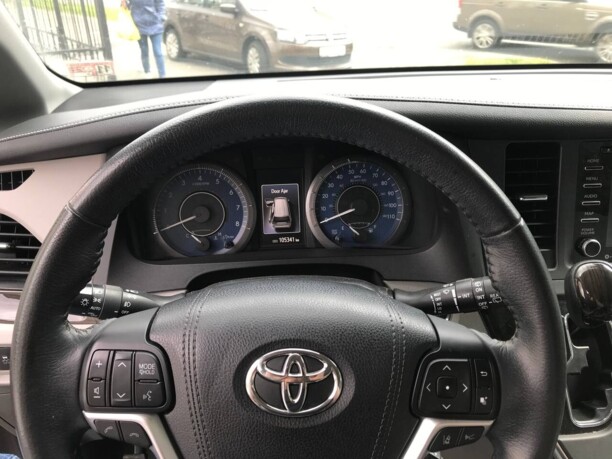 Toyota Sienna III (XL30), 7 мест, 2018 г.