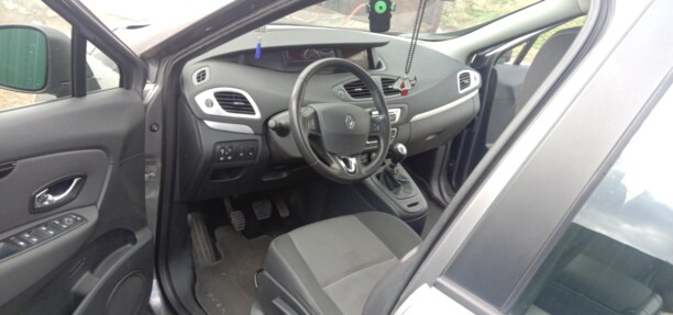 Renault Grand Scenic III · 2-й рестайлинг, 7 мест, 2014 г.