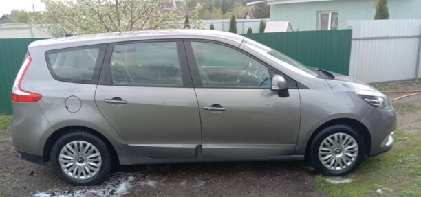 Renault Grand Scenic III · 2-й рестайлинг, 7 мест, 2014 г.