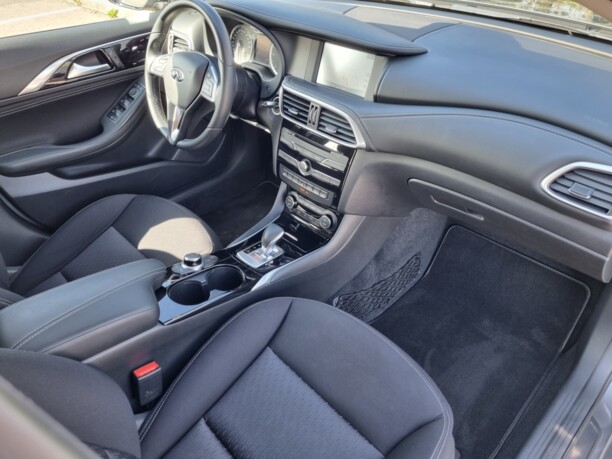 Infiniti Q30, 2017 г.