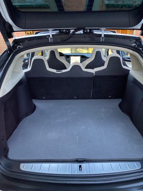 Tesla Model X, 2018 г.